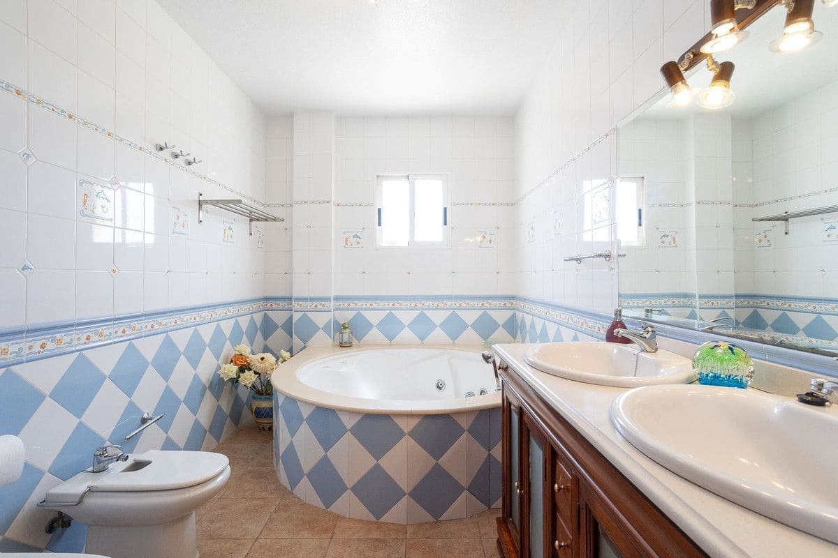 6 sovrum Villa till salu i El Chaparral - 539 000 € (Ref: 10034136)