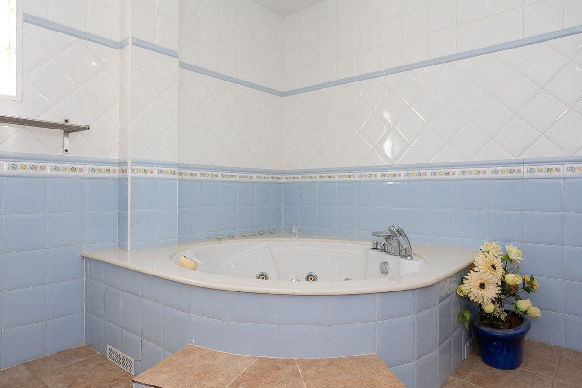 6 sovrum Villa till salu i El Chaparral - 539 000 € (Ref: 10034136)