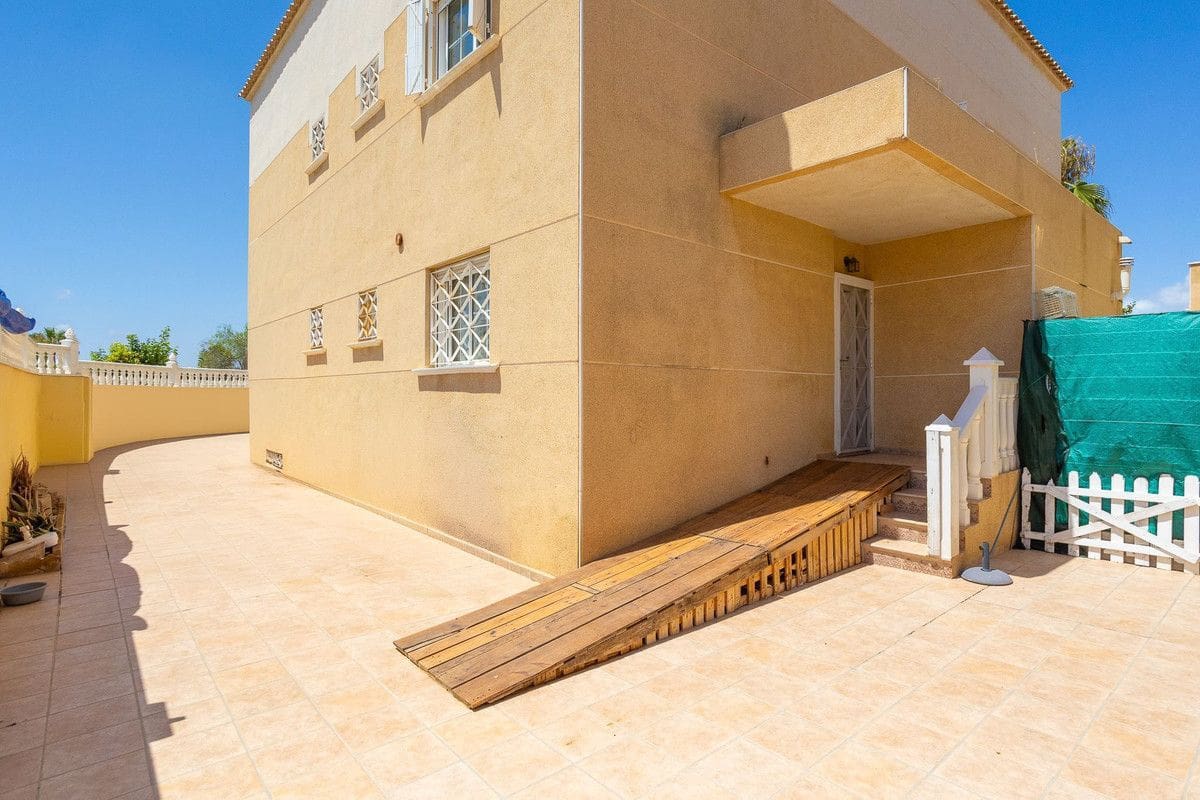 6 sovrum Villa till salu i El Chaparral - 539 000 € (Ref: 10034136)