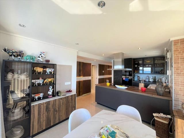 3 bedroom Apartment for sale in La Manga del Mar Menor with pool - € 525,000 (Ref: 10035569)