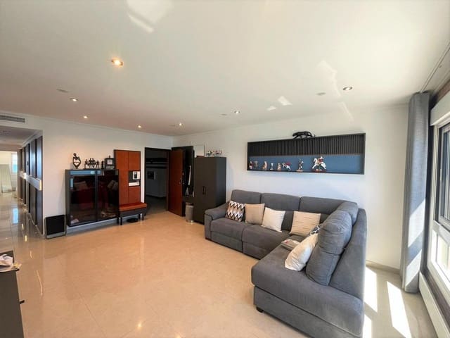 3 bedroom Apartment for sale in La Manga del Mar Menor with pool - € 525,000 (Ref: 10035569)