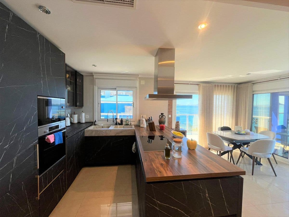 3 bedroom Apartment for sale in La Manga del Mar Menor with pool - € 525,000 (Ref: 10035569)