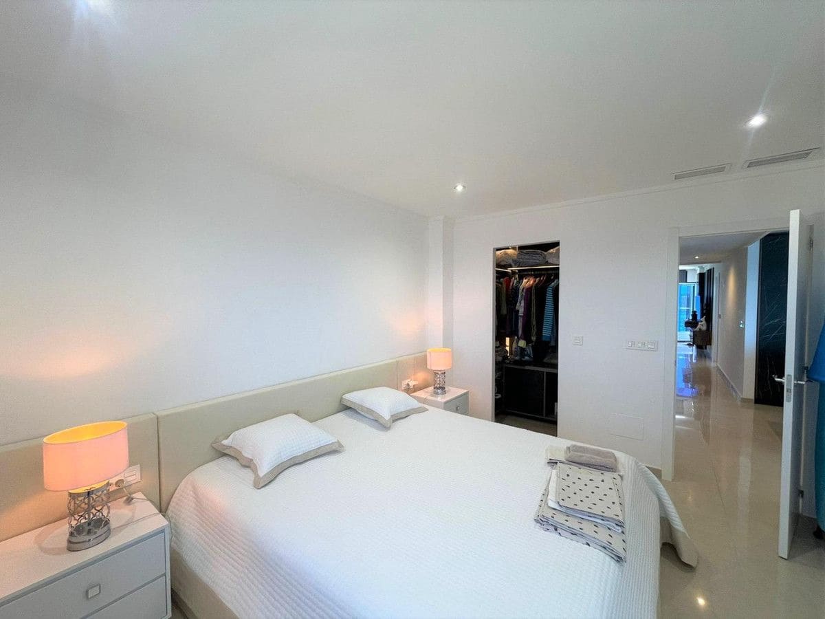 3 bedroom Apartment for sale in La Manga del Mar Menor with pool - € 525,000 (Ref: 10035569)