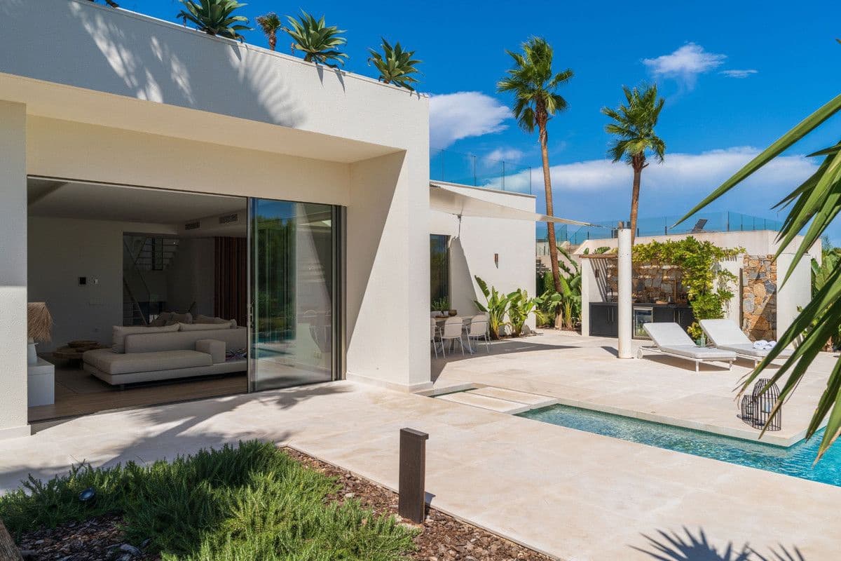 5 slaapkamer Villa te koop in Las Colinas Golf met zwembad - € 1.995.000 (Ref: 10038445)