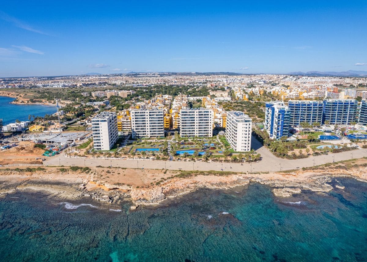 2 bedroom Apartment for sale in Orihuela Costa with pool - € 595,000 (Ref: 10038446)