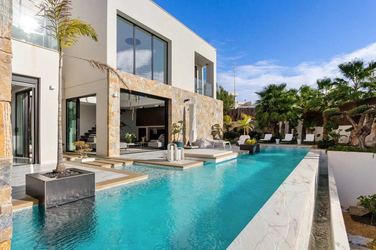 4 slaapkamer Villa te koop in Orihuela Costa - € 2.650.000 (Ref: 10050357)