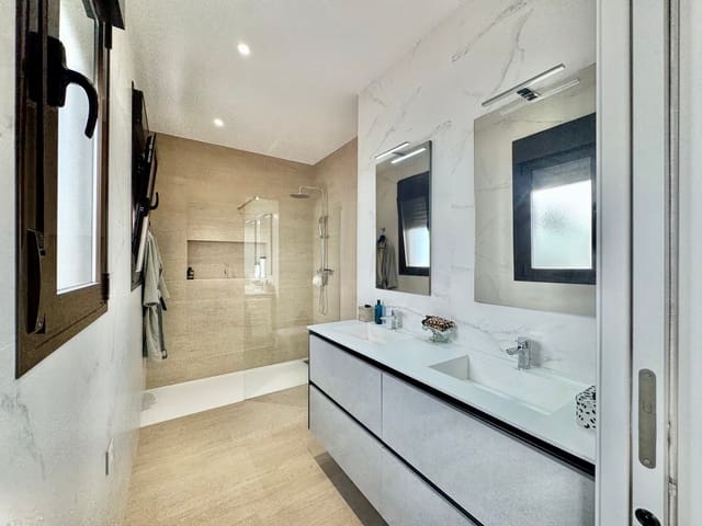 3 sypialnia Dom na sprzedaż w San Pedro del Pinatar z basenem garażem - 420 000 € (Ref: 10052286)