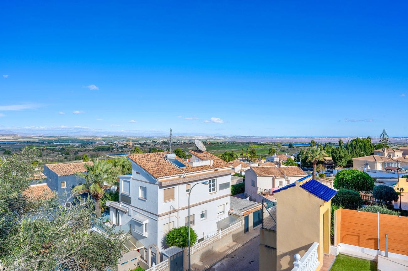 3 bedroom Villa for sale in San Miguel de Salinas - € 490,000 (Ref: 10052437)