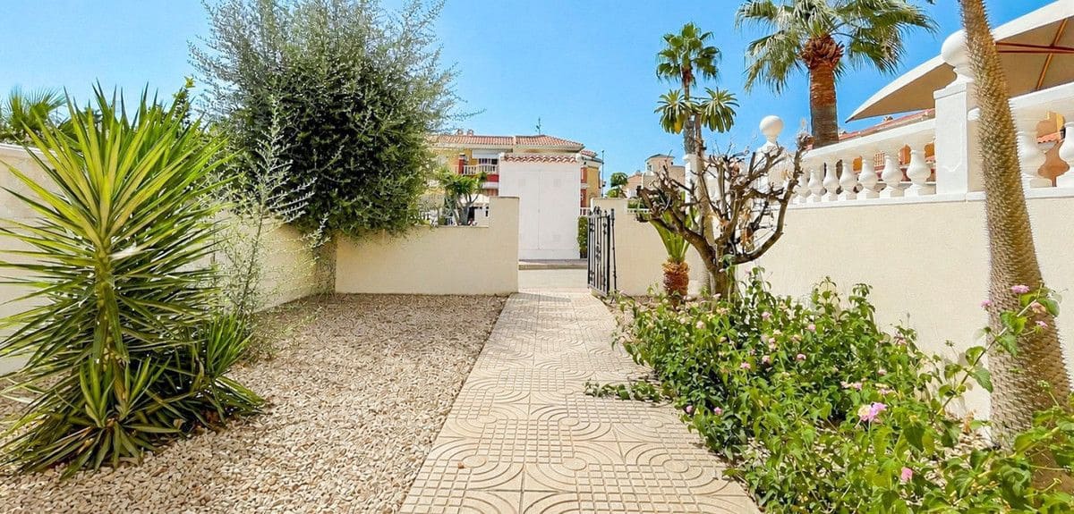 3 slaapkamer Rijtjeshuis te koop in Rojales met zwembad - € 229.000 (Ref: 10052567)