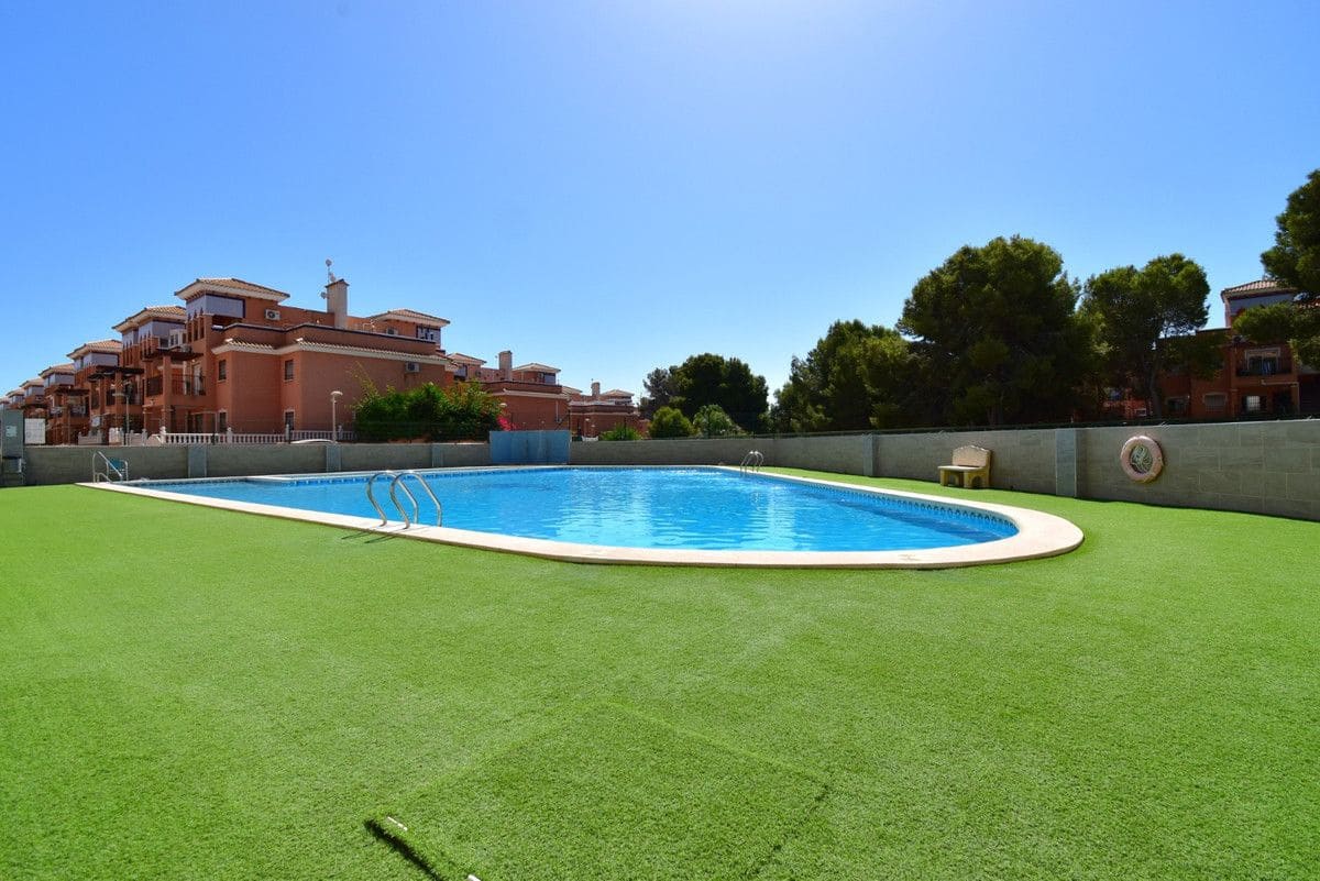 2 soveværelse Lejlighed til salg i La Chismosa med swimmingpool - € 185.000 (Ref: 10052570)
