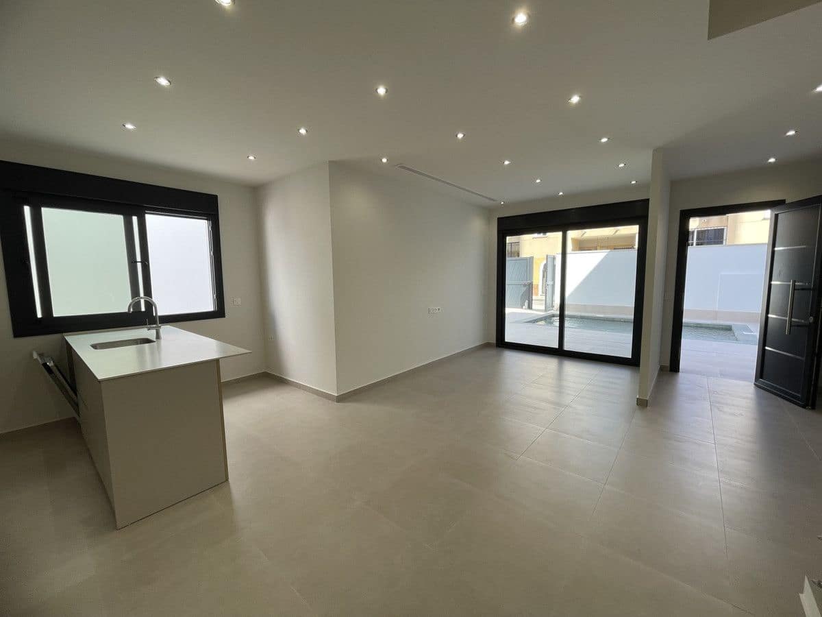 3 slaapkamer Villa te koop in Almoradi met zwembad - € 389.900 (Ref: 10053161)
