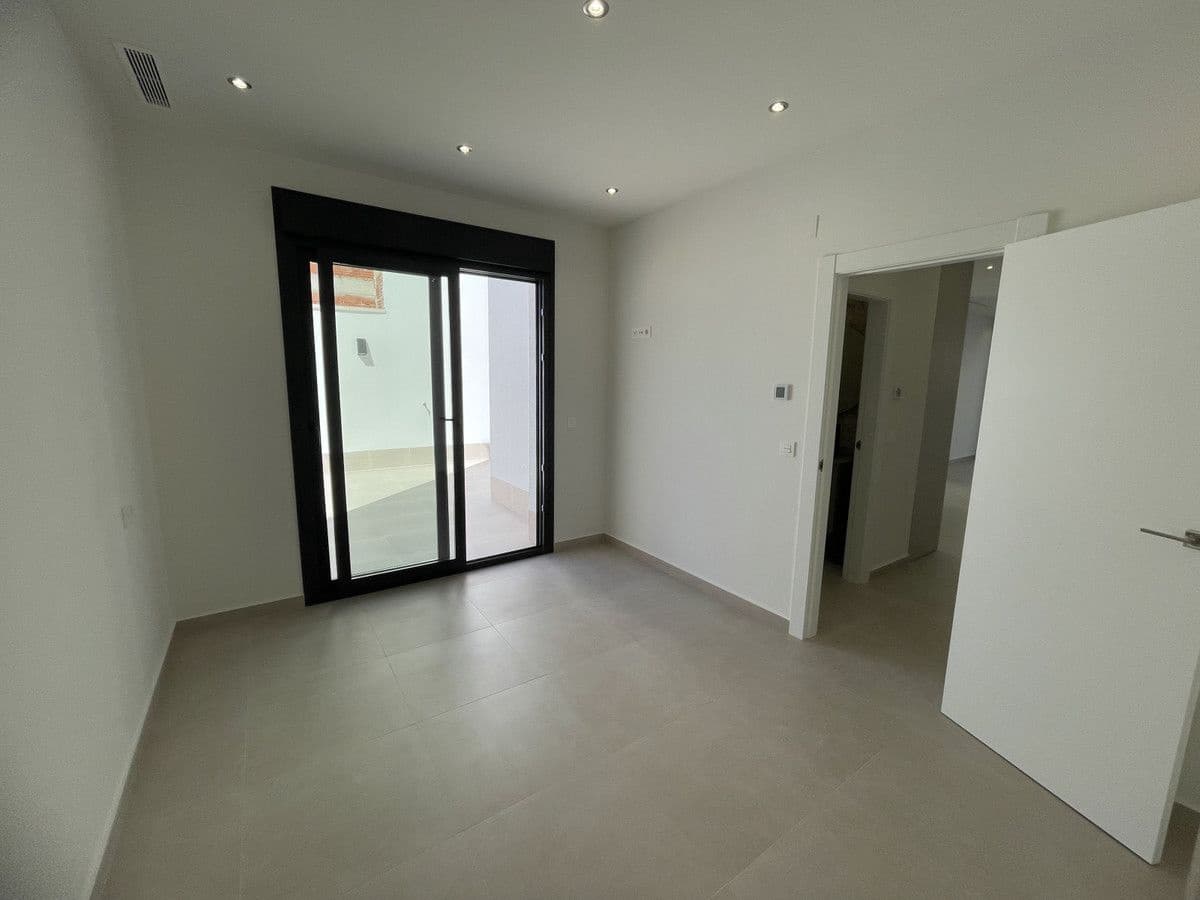 3 slaapkamer Villa te koop in Almoradi met zwembad - € 389.900 (Ref: 10053161)