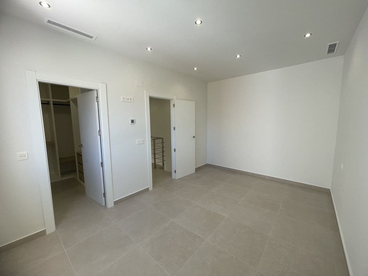 3 slaapkamer Villa te koop in Almoradi met zwembad - € 389.900 (Ref: 10053161)