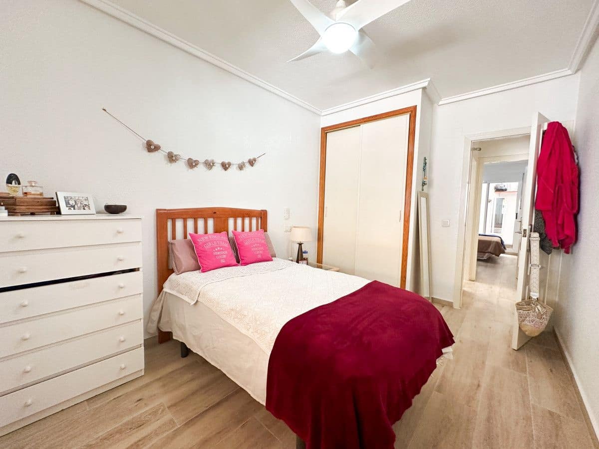 2 sovrum Lägenhet till salu i Torrevieja - 215 900 € (Ref: 10053254)