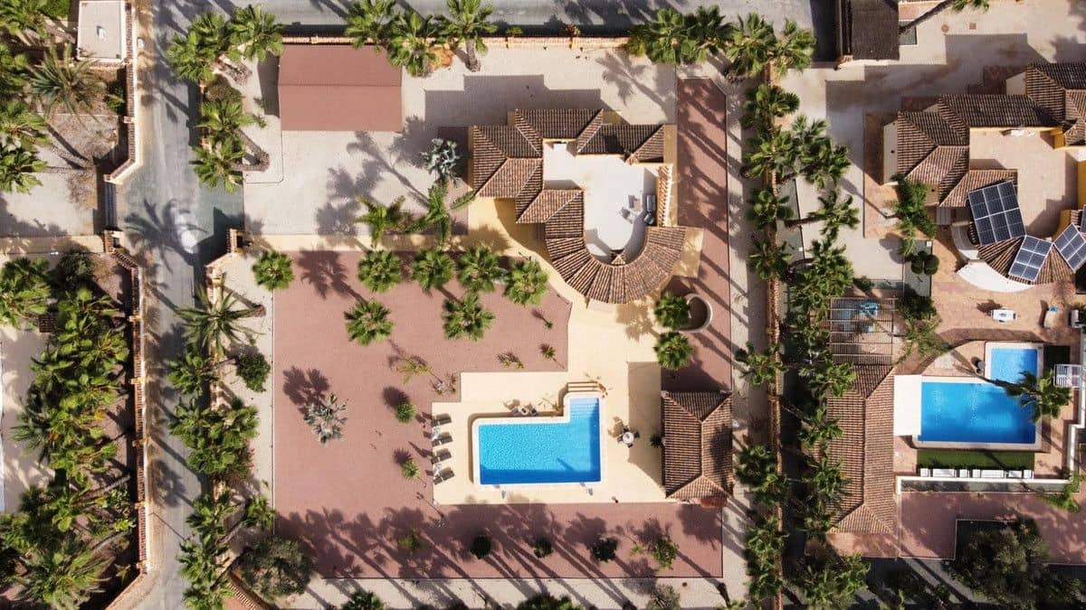 3 bedroom Villa for sale in Catral with pool - € 430,000 (Ref: 10053256)