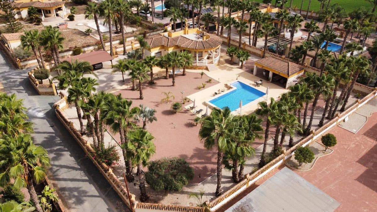 3 bedroom Villa for sale in Catral with pool - € 430,000 (Ref: 10053256)