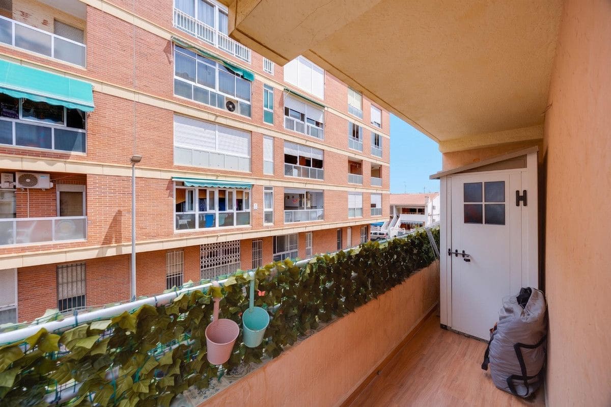 3 bedroom Apartment for sale in La Veleta - € 185,000 (Ref: 10053259)