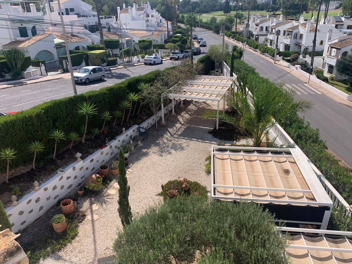 4 sovrum Villa till salu i Orihuela Costa med pool - 750 000 € (Ref: 10053263)
