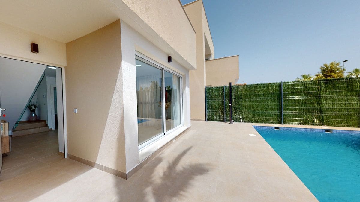 3 soverom Villa til salgs i Estrella de Mar med svømmebasseng - € 390 000 (Ref: 10053312)