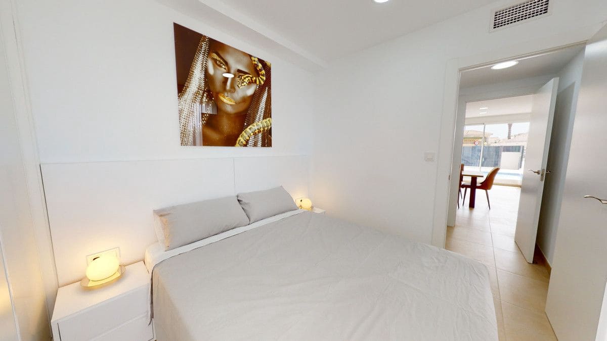 3 slaapkamer Villa te koop in Estrella de Mar met zwembad - € 384.000 (Ref: 10053313)