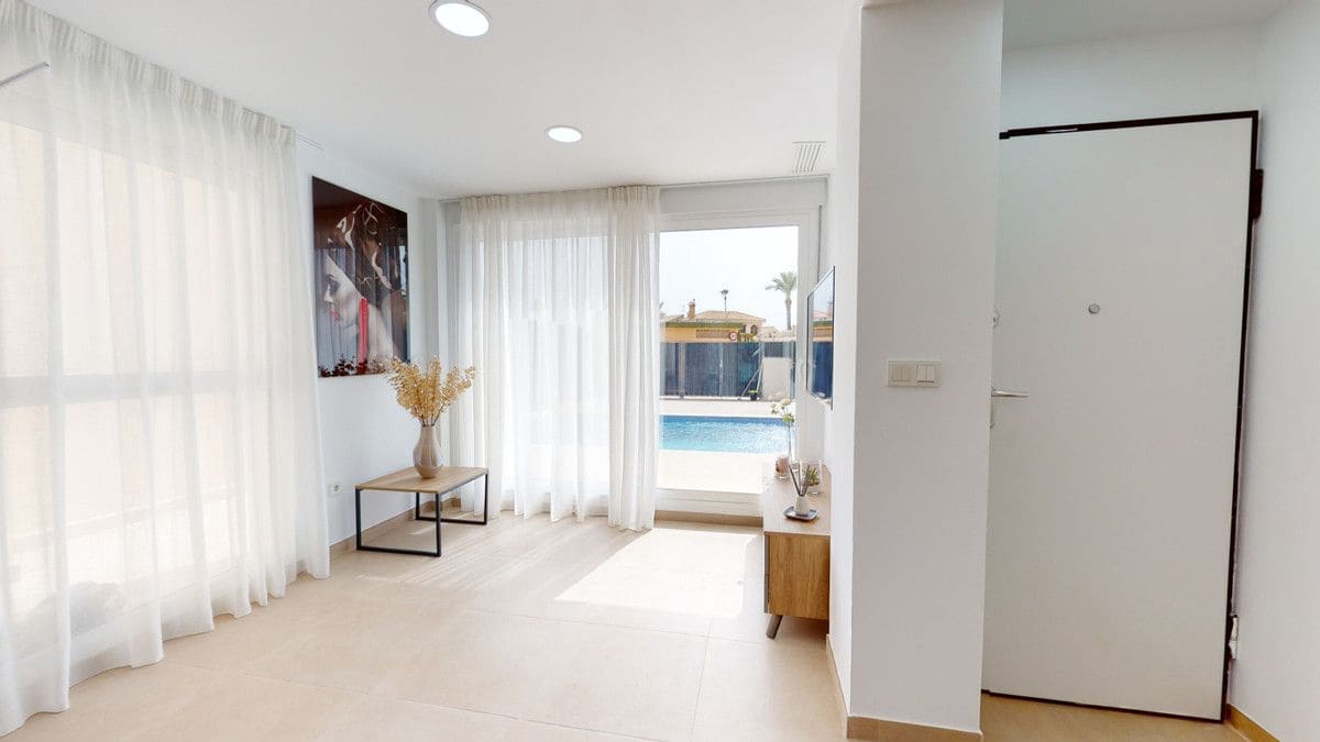 3 slaapkamer Villa te koop in Estrella de Mar met zwembad - € 399.000 (Ref: 10053314)