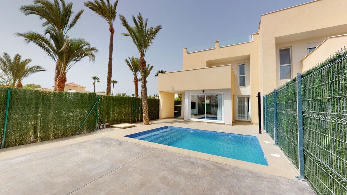 3 slaapkamer Villa te koop in Estrella de Mar met zwembad - € 399.000 (Ref: 10053314)