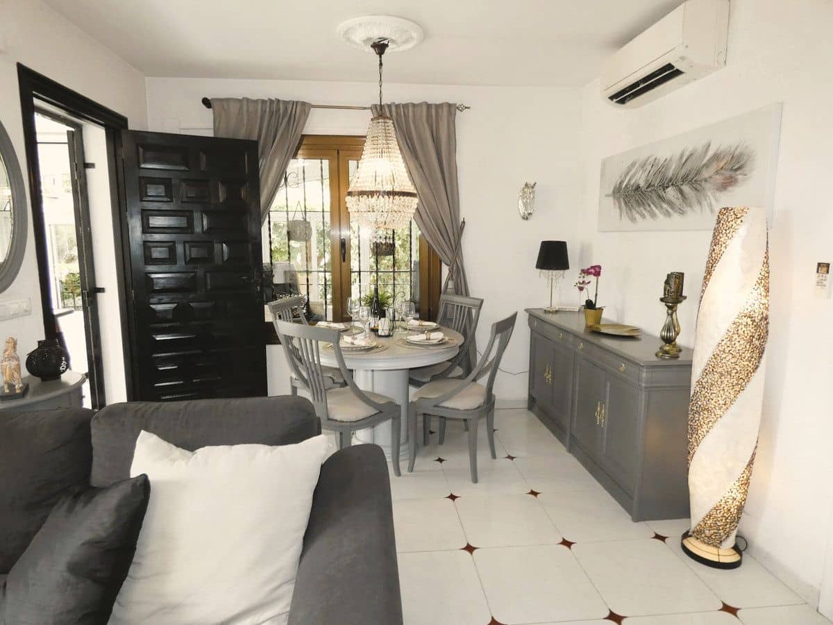 3 bedroom Villa for sale in Cabo Roig with pool - € 320,000 (Ref: 10053512)