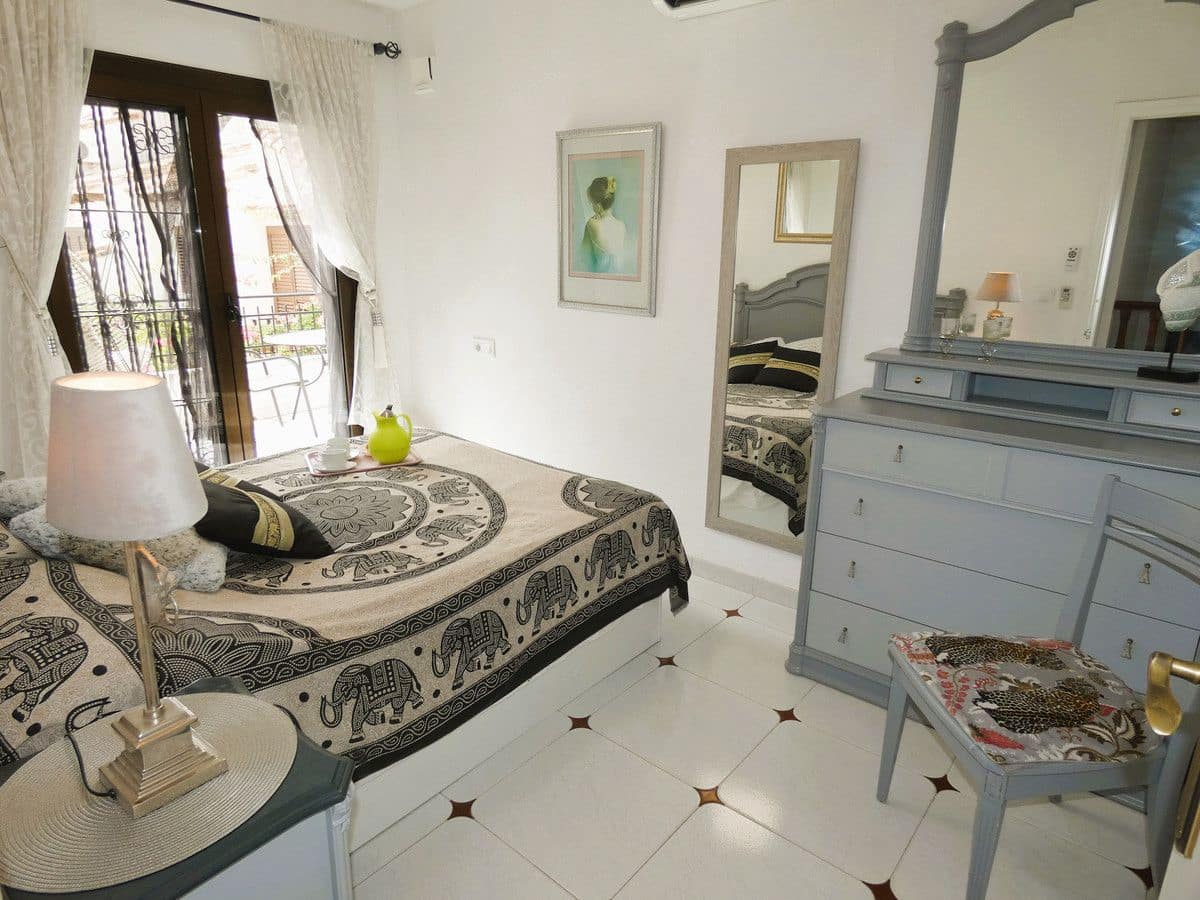 3 bedroom Villa for sale in Cabo Roig with pool - € 320,000 (Ref: 10053512)