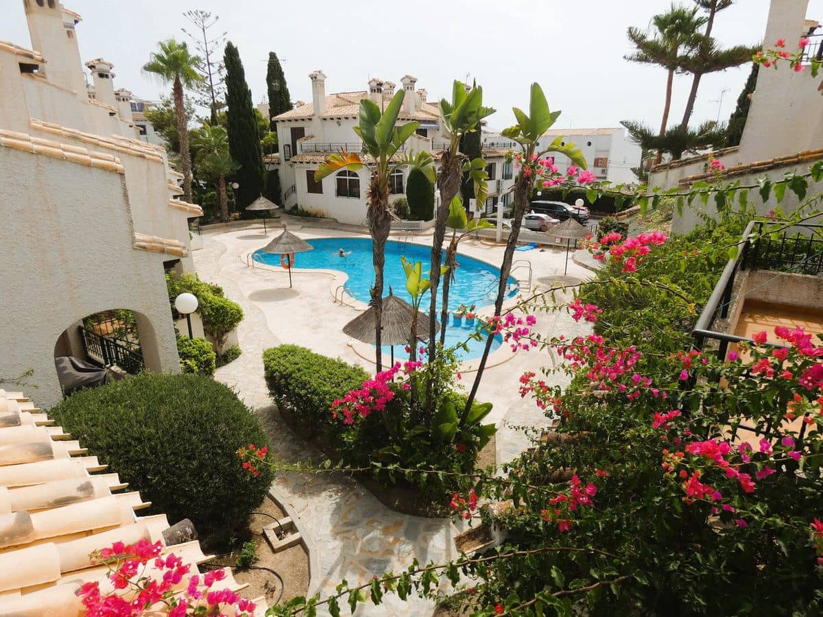 3 bedroom Villa for sale in Cabo Roig with pool - € 320,000 (Ref: 10053512)