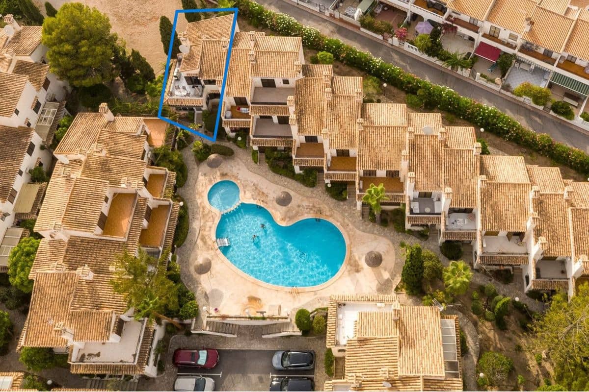 3 bedroom Villa for sale in Cabo Roig with pool - € 320,000 (Ref: 10053512)