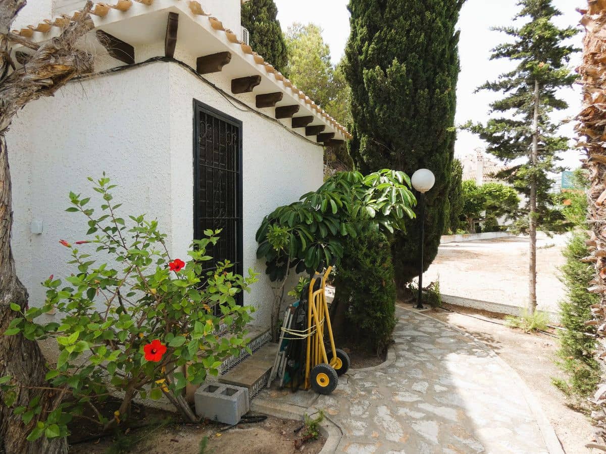 3 bedroom Villa for sale in Cabo Roig with pool - € 320,000 (Ref: 10053512)