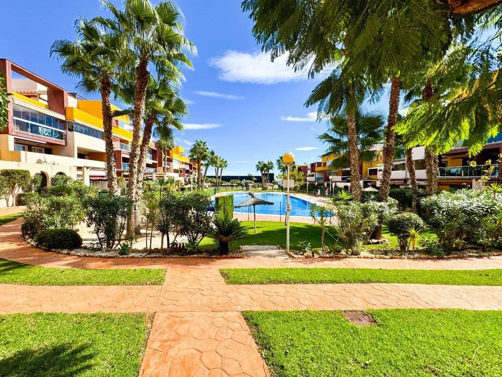 2 sovrum Lägenhet till salu i La Zenia - 260 000 € (Ref: 10053545)