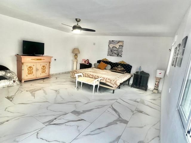 1 sypialnia Willa na sprzedaż w La Marina, Elche / Elx z basenem - 195 000 € (Ref: 10053548)