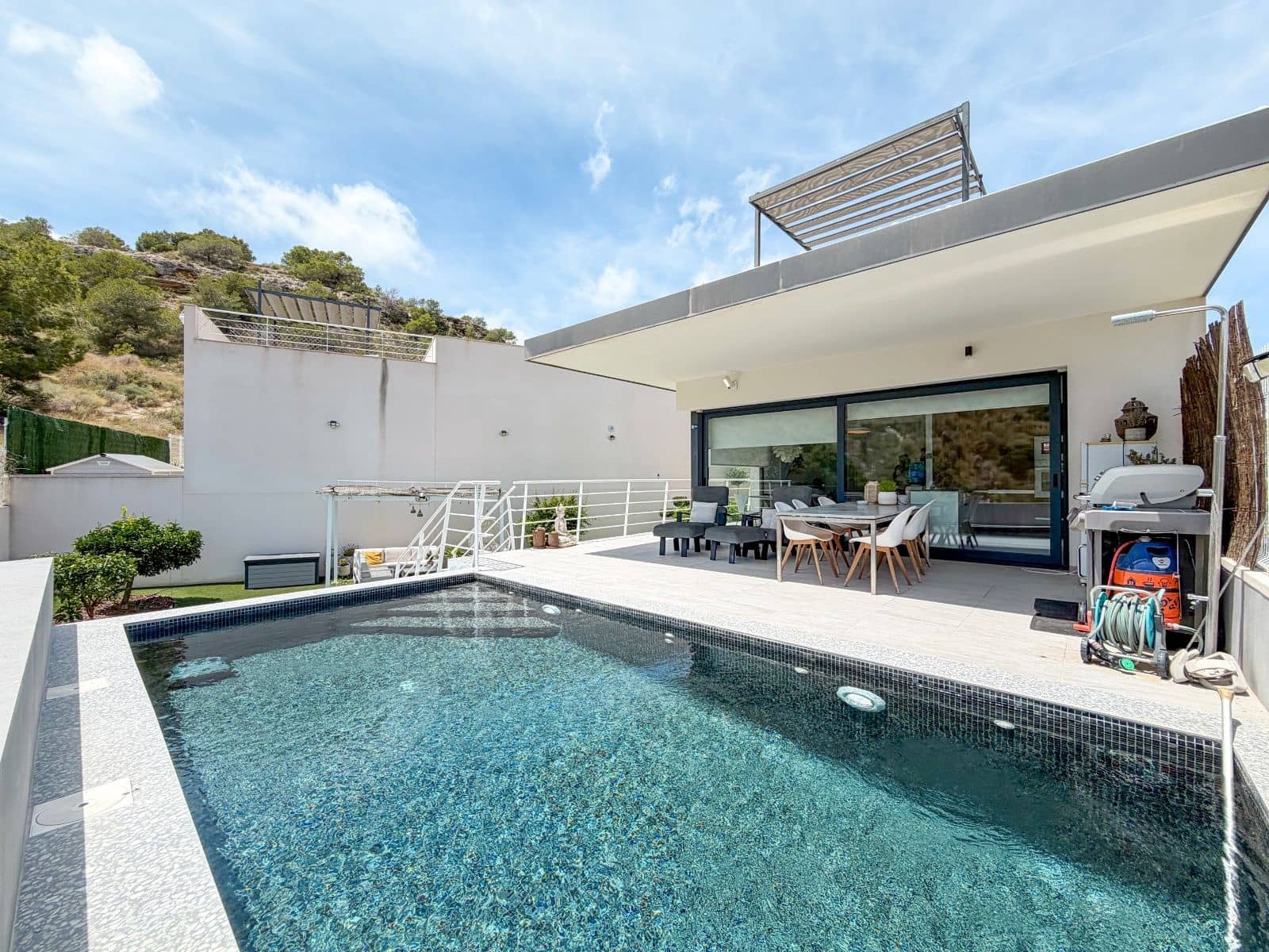 5 quarto Moradia para venda em San Miguel de Salinas com piscina - 649 000 € (Ref: 10053565)