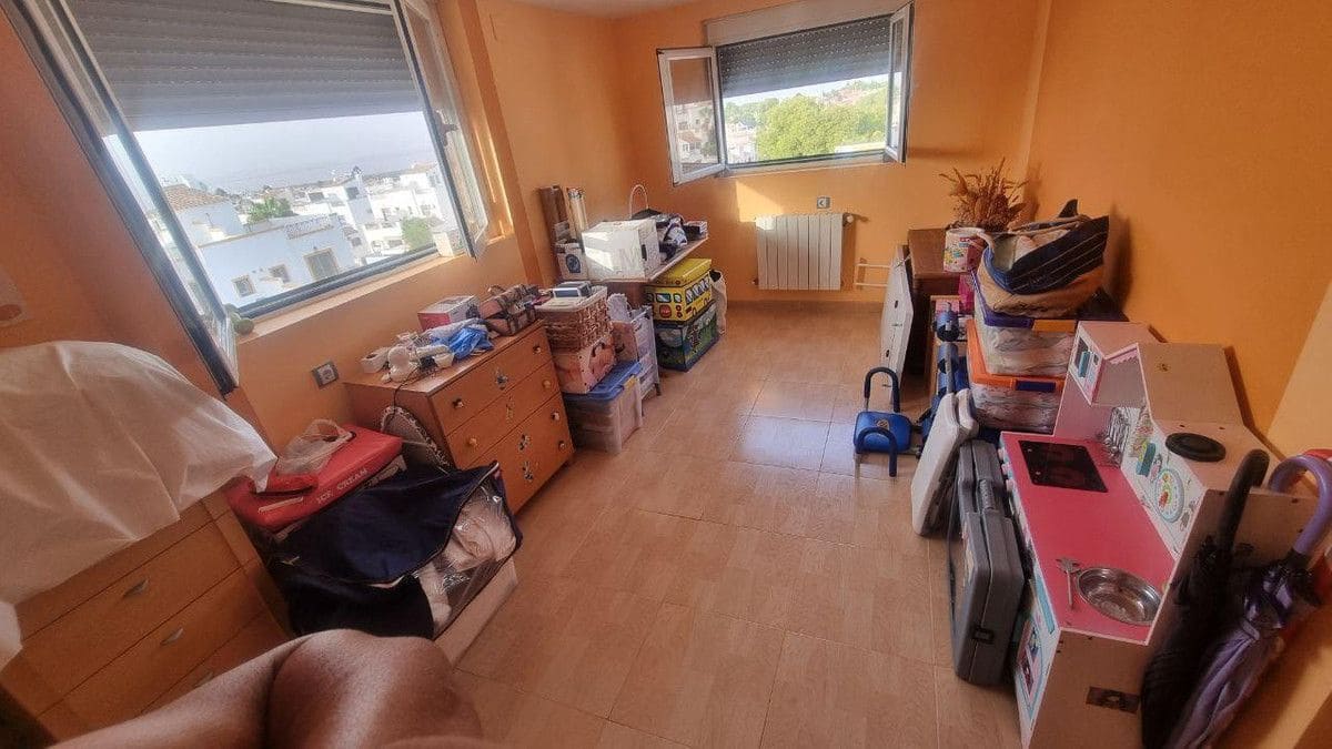 6 bedroom Semi-detached Villa for sale in La Florida - € 280,000 (Ref: 10053698)