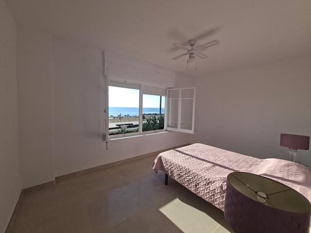 Pareado de 3 habitaciones en Los Europeos, Torrevieja en venta - 765.000 € (Ref: 10053702)