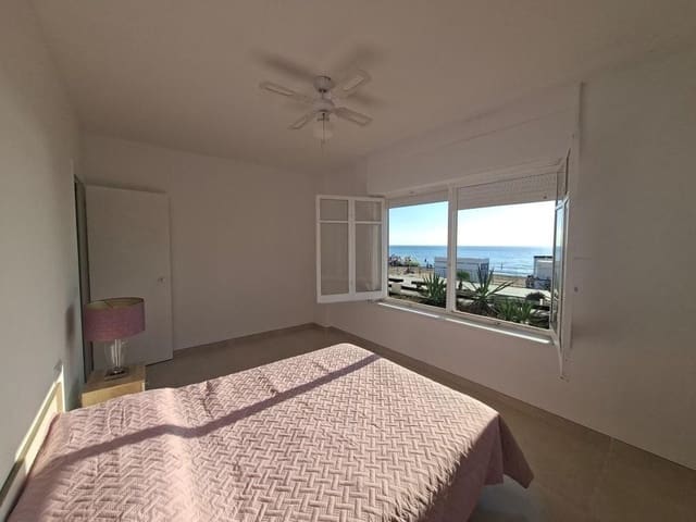 Pareado de 3 habitaciones en Los Europeos, Torrevieja en venta - 765.000 € (Ref: 10053702)