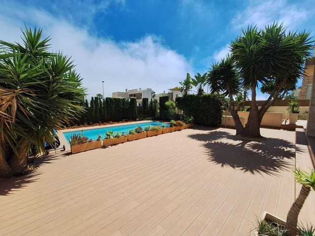 2 Zimmer Villa zu verkaufen in Puerto Deportivo, Torrevieja - 850.000 € (Ref: 10053715)