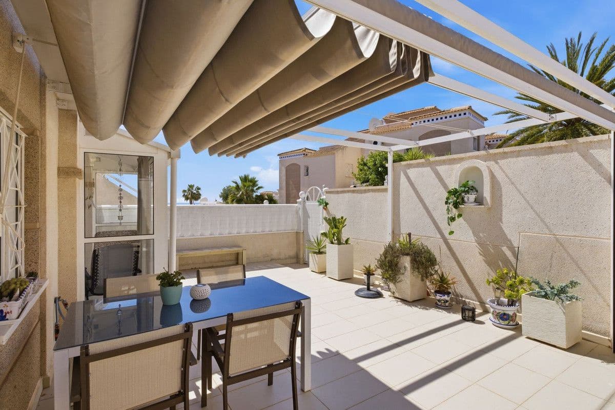 2 soverom Leilighet til salgs i Torrevieja med svømmebasseng - € 195 000 (Ref: 10053738)