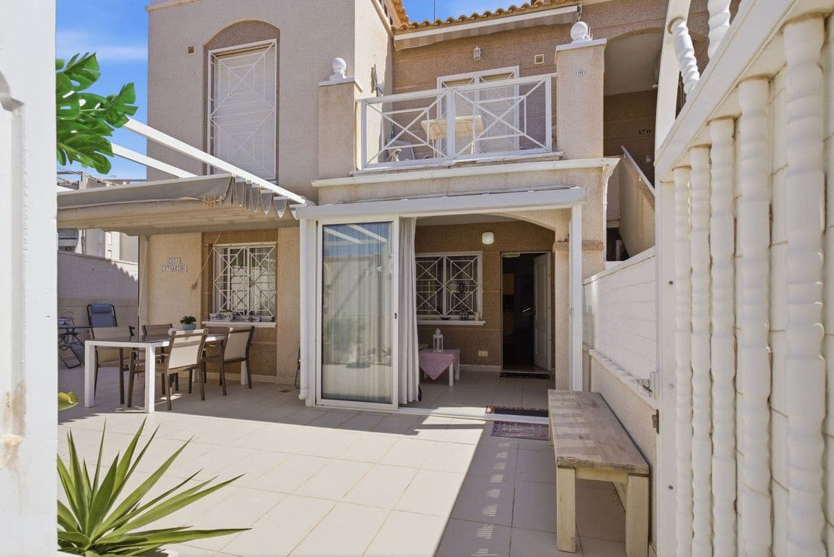 2 soverom Leilighet til salgs i Torrevieja med svømmebasseng - € 195 000 (Ref: 10053738)