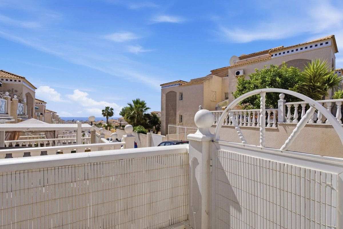 2 soverom Leilighet til salgs i Torrevieja med svømmebasseng - € 195 000 (Ref: 10053738)