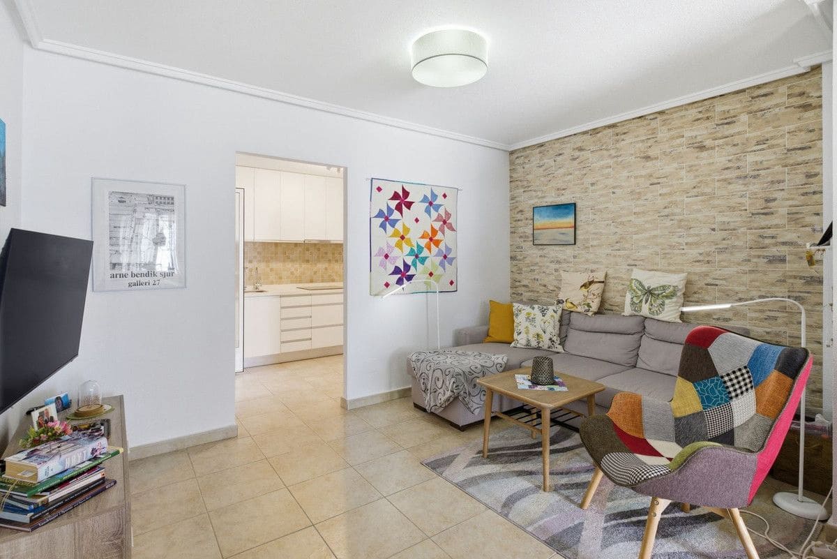 2 soverom Leilighet til salgs i Torrevieja med svømmebasseng - € 195 000 (Ref: 10053738)