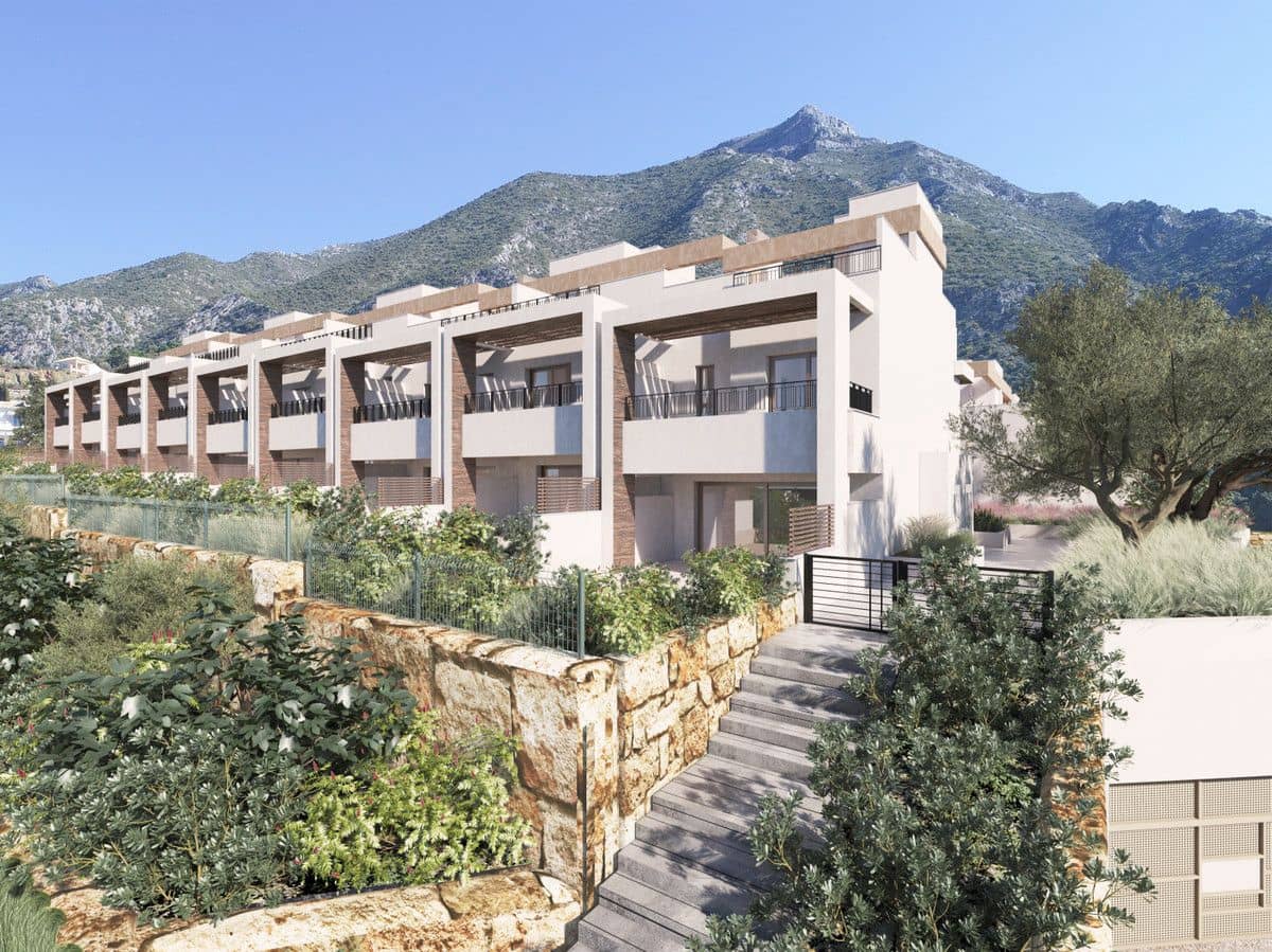 3 bedroom Townhouse for sale in Istan with pool - € 640,000 (Ref: 10053768)