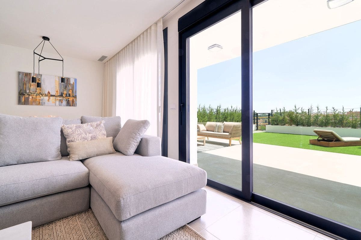 3 slaapkamer Appartement te koop in El Paraiso met zwembad - € 767.000 (Ref: 10053794)
