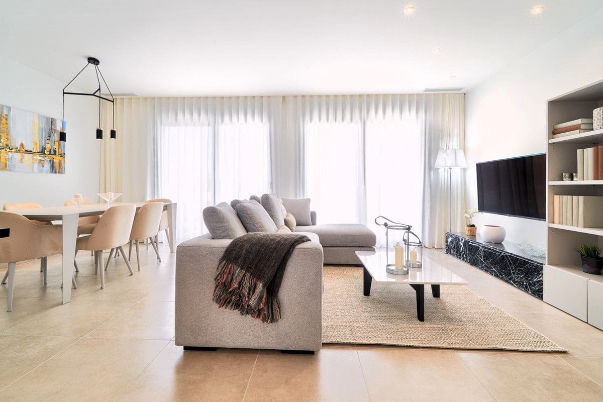 3 slaapkamer Appartement te koop in El Paraiso met zwembad - € 767.000 (Ref: 10053794)