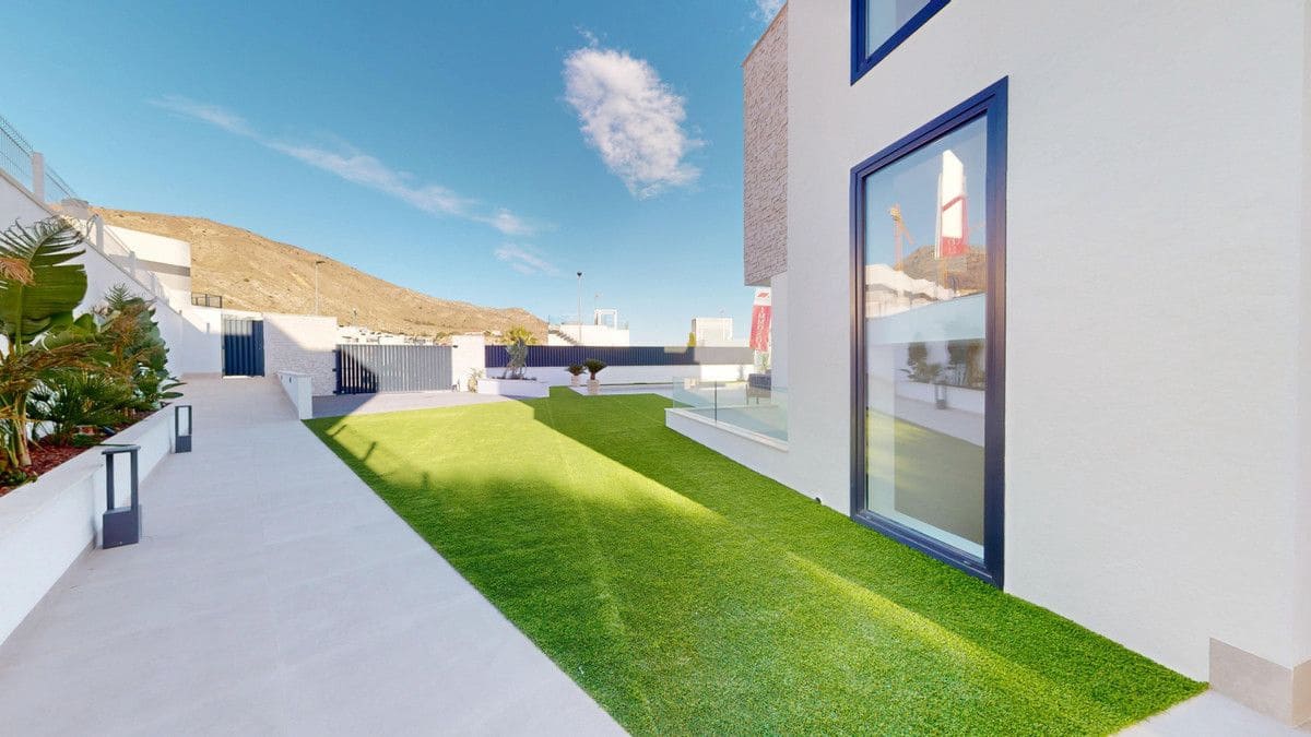 3 makuuhuone Huvila myytävänä paikassa La Villajoyosa / Vila Joiosa mukana uima-altaan - 709 900 € (Ref: 10053891)