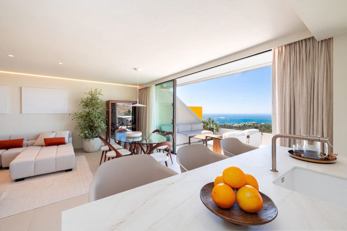 3 soveværelse Lejlighed til salg i Fuengirola med swimmingpool - € 1.690.000 (Ref: 10054165)