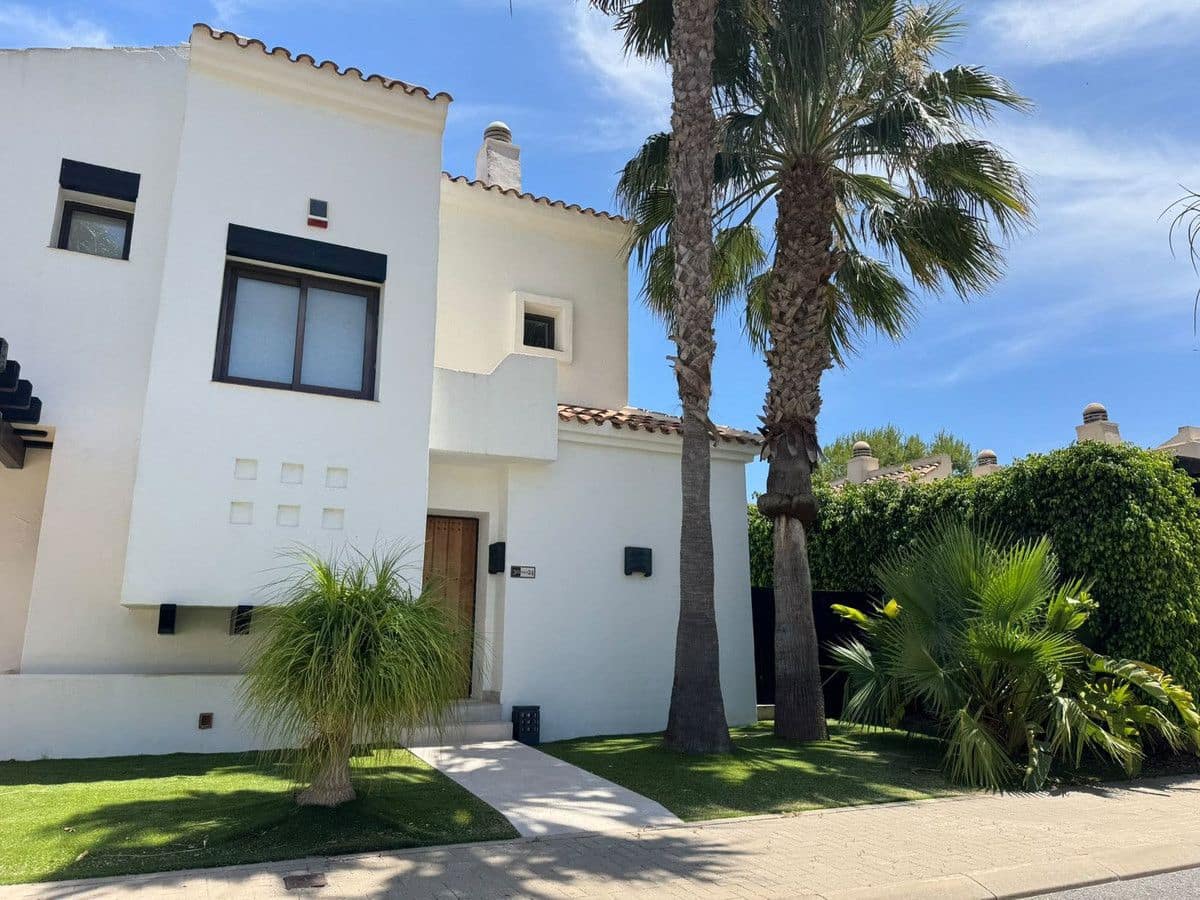 4 bedroom Villa for sale in Roda with pool - € 661,500 (Ref: 10054207)