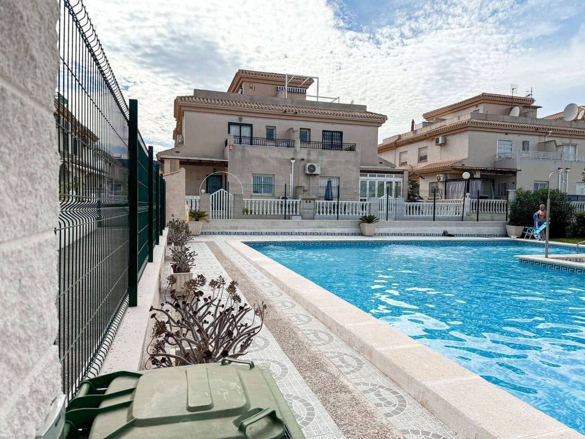 4 soverom Leilighet til salgs i La Zenia med svømmebasseng - € 240 000 (Ref: 10054208)