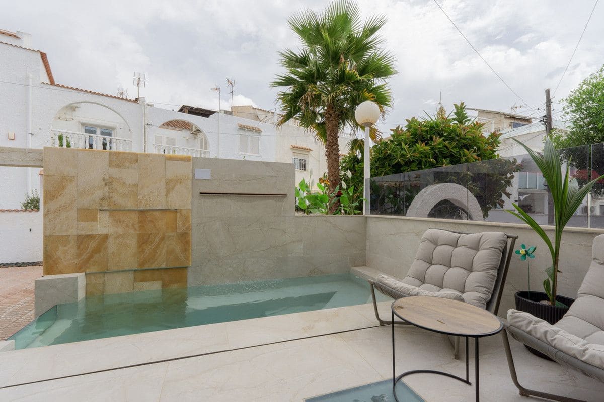 3 sovrum Villa till salu i Torrevieja med pool - 539 000 € (Ref: 10054210)
